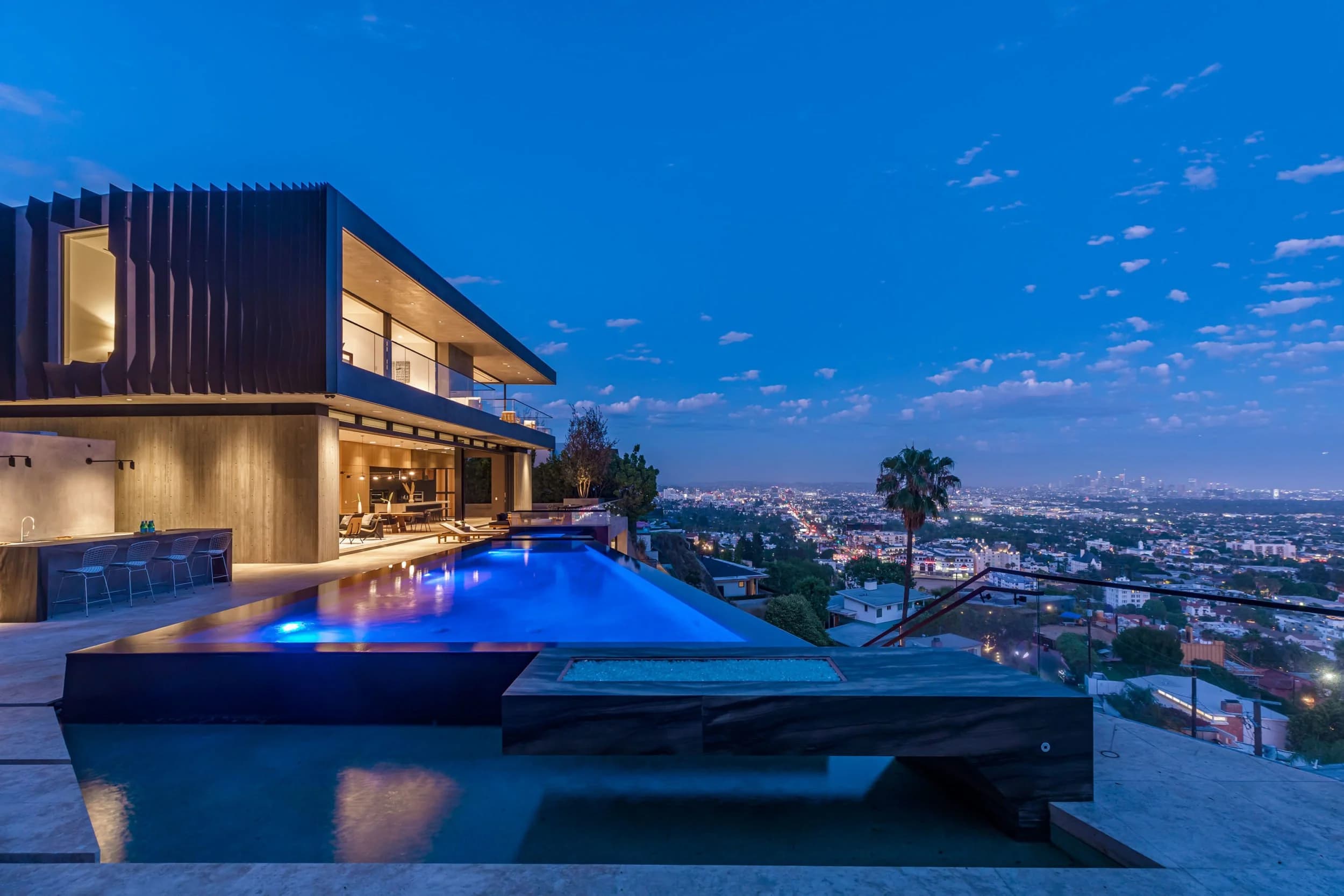 Luxury homes in Bird Streets, Los Angeles