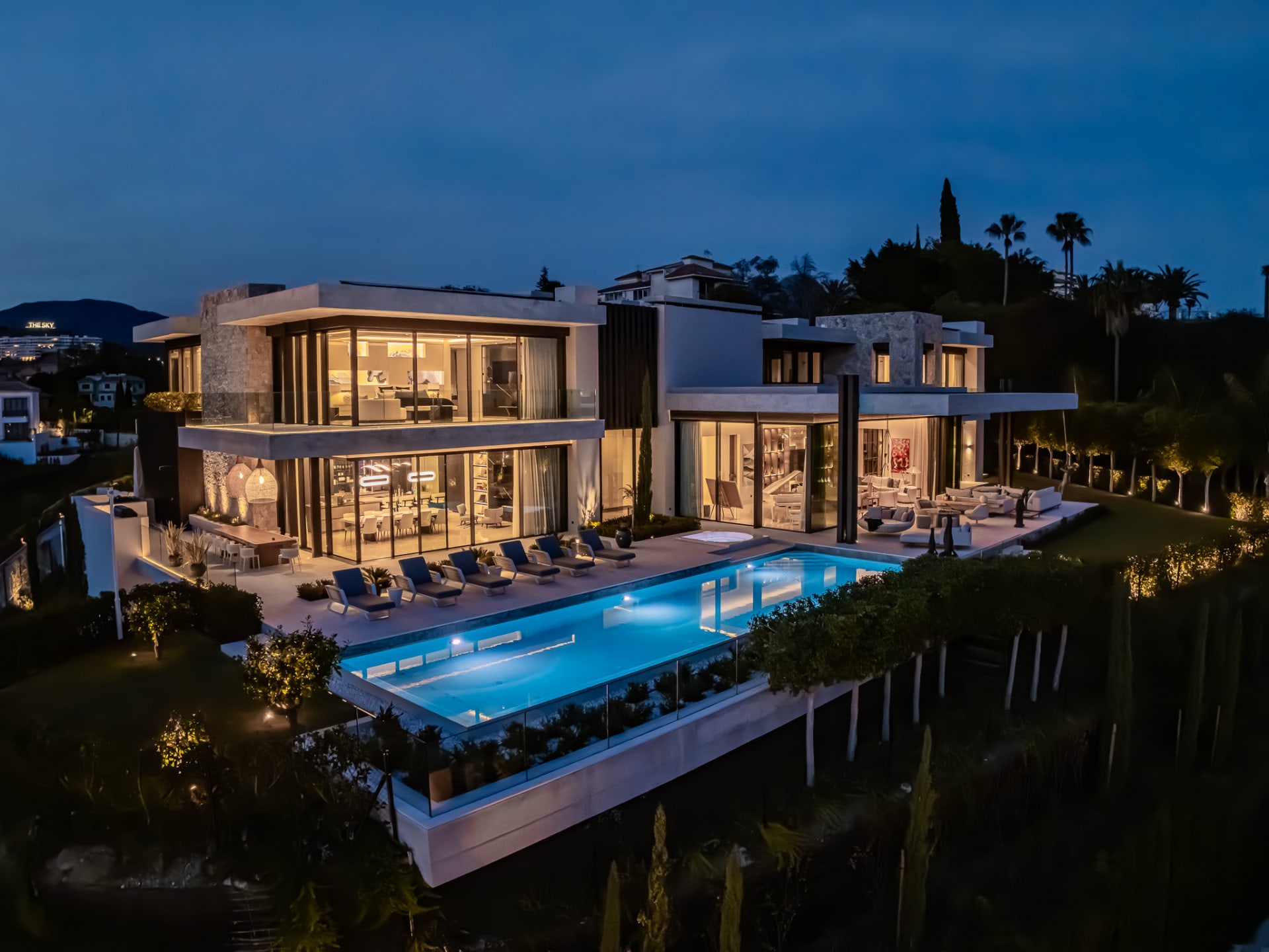 8 Bedroom Villa for Sale in Benahavís, Marbella - €19,850,000 - 000019