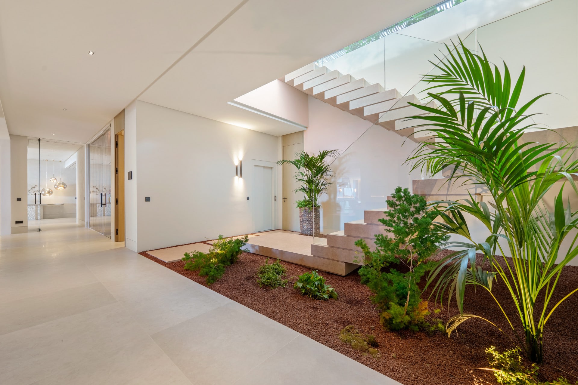 8 Bedroom Villa for Sale in El Herrojo, Benahavís, Marbella - €19,880,000 - 000033