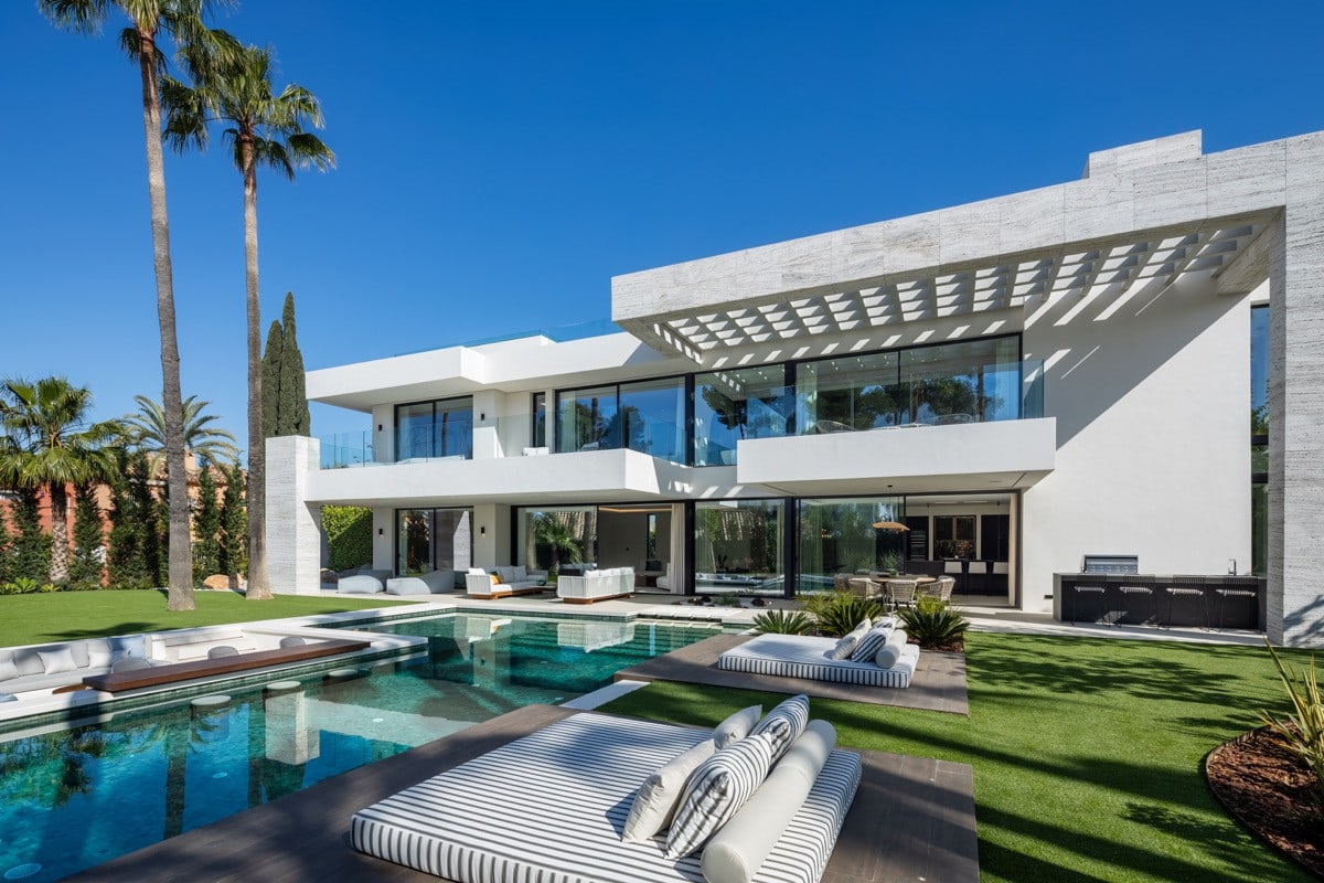 6 Bedroom Villa for Sale in Atalaya de Río Verde, Marbella, Marbella - €8,500,000 - 000103