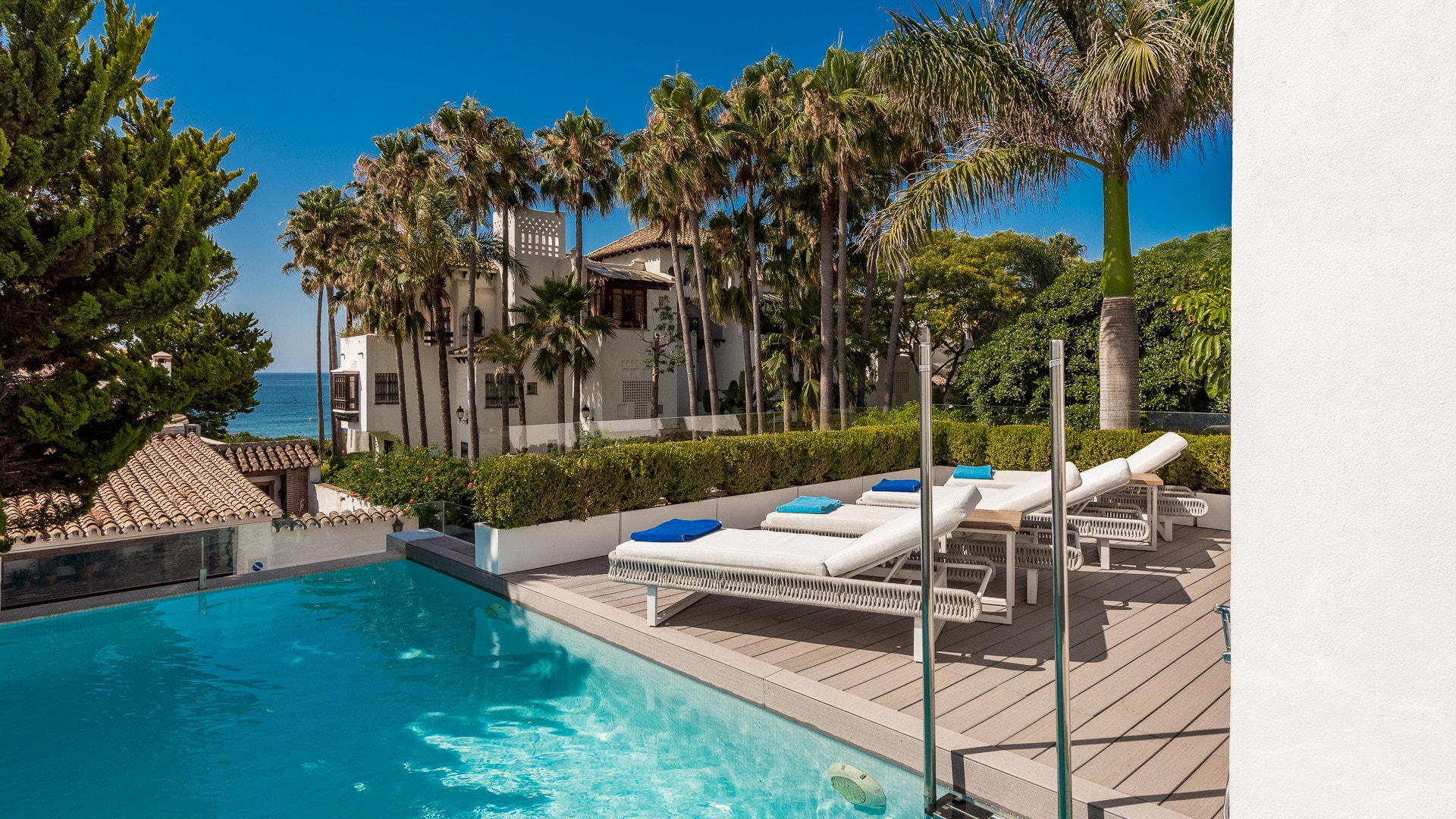 4 Bedroom Semi-Detached House for Sale in Puente Romano, Marbella, Marbella - €10,500,000 - 000110