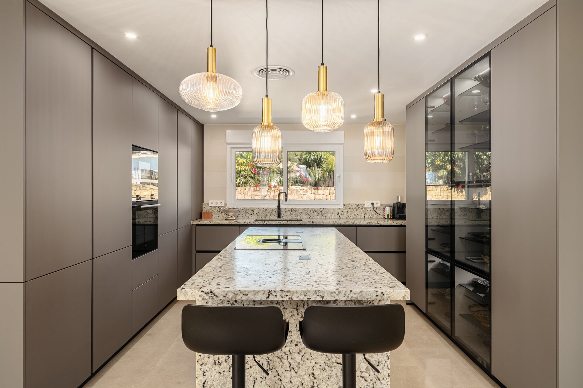 4 Bedroom Villa for Sale in Marbella, Marbella - €2,050,000 - 000164