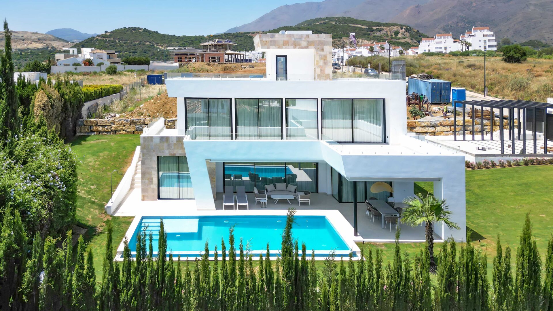 4 Bedroom Villa for Sale in Marbella - €2,495,000 - 000188