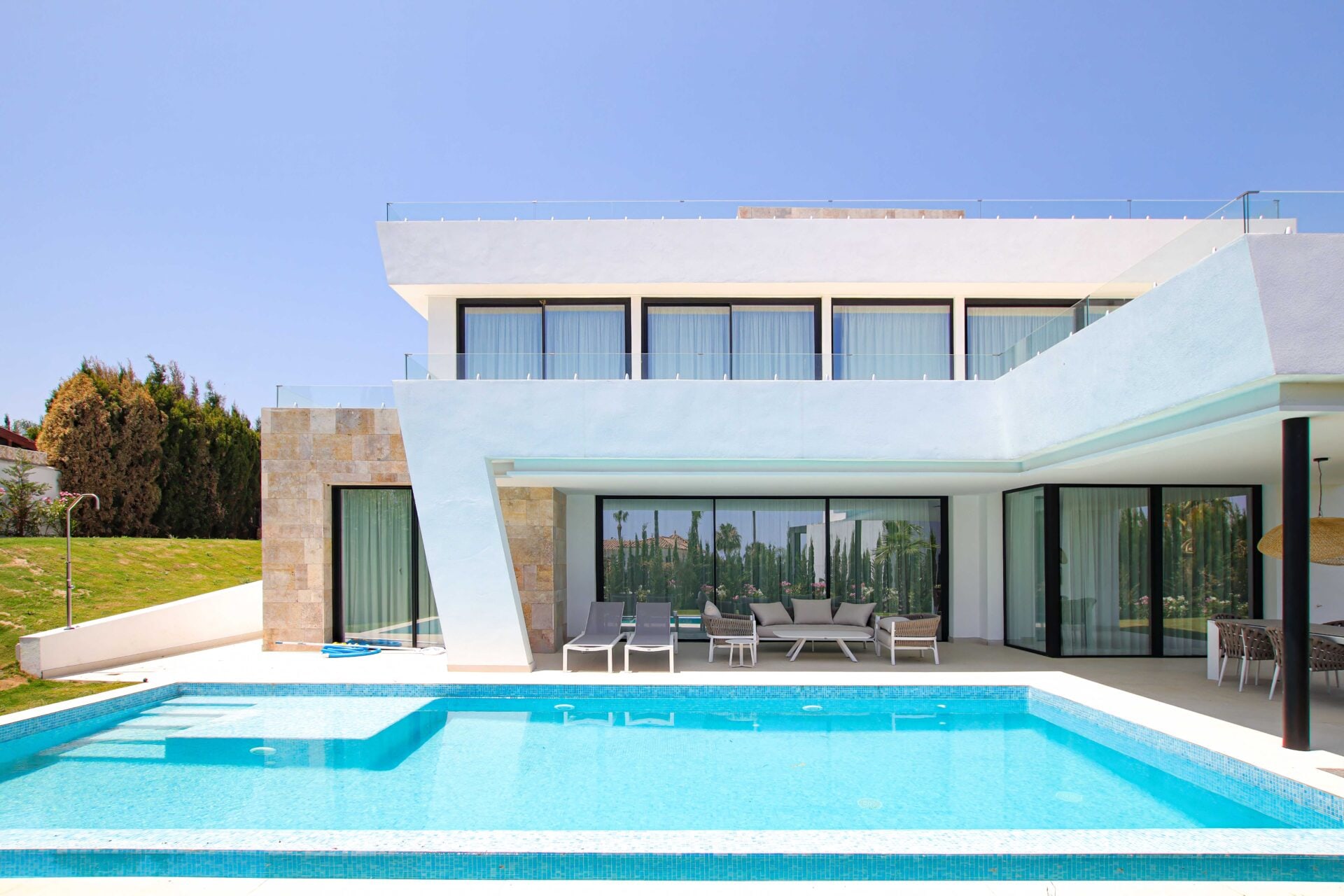 4 Bedroom Villa for Sale in Marbella - €2,495,000 - 000188