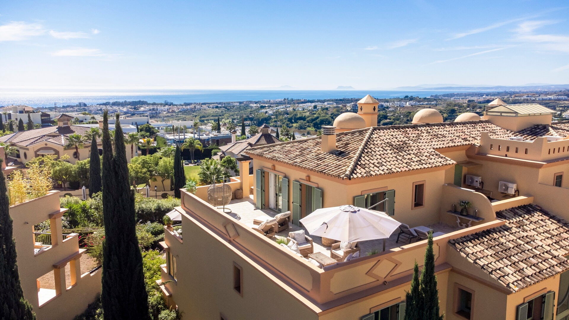 4 Bedroom Penthouse for Sale in Los Flamingos Golf Resort, Marbella - €1,395,000 - 000196