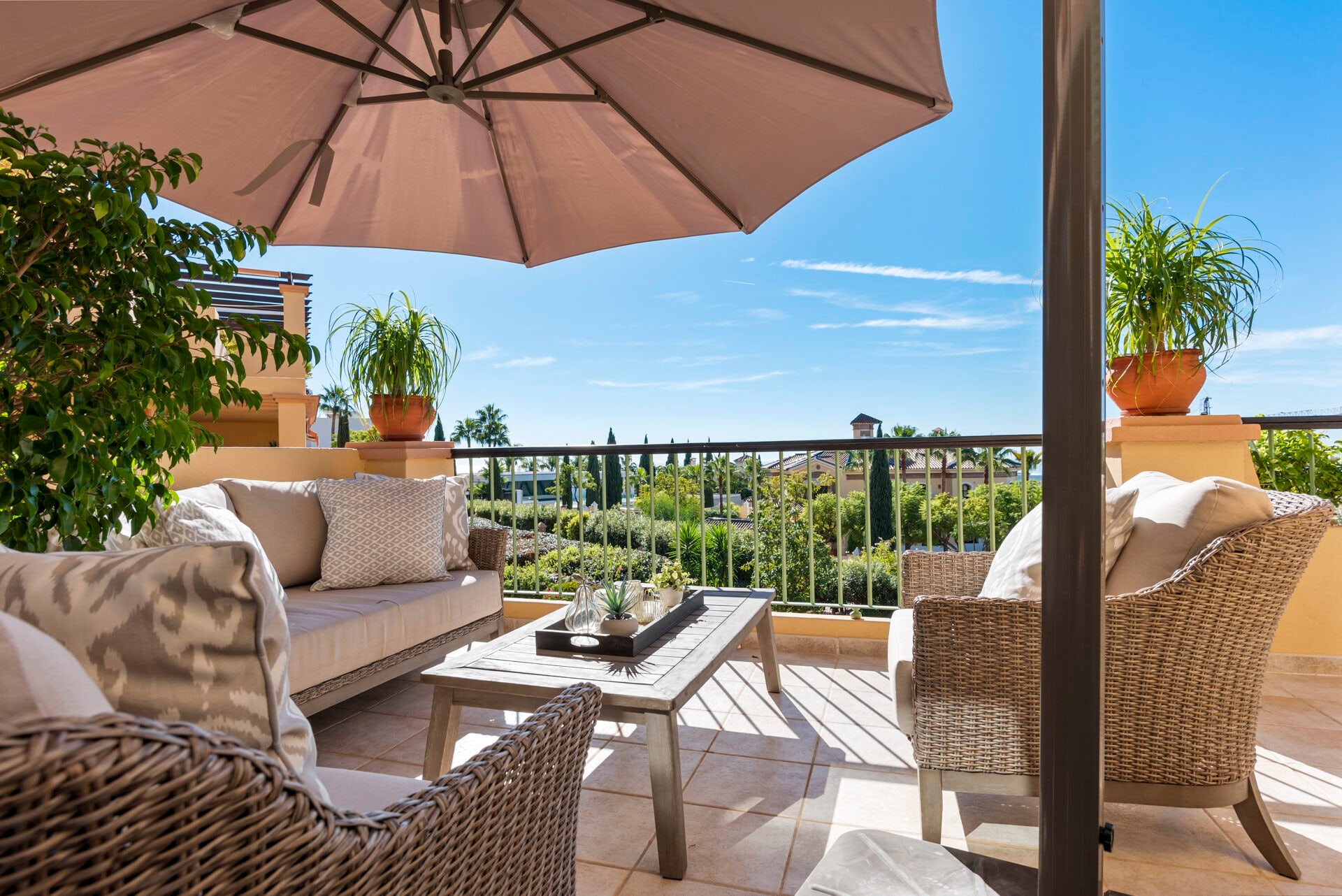 4 Bedroom Penthouse for Sale in Los Flamingos Golf Resort, Marbella - €1,395,000 - 000196