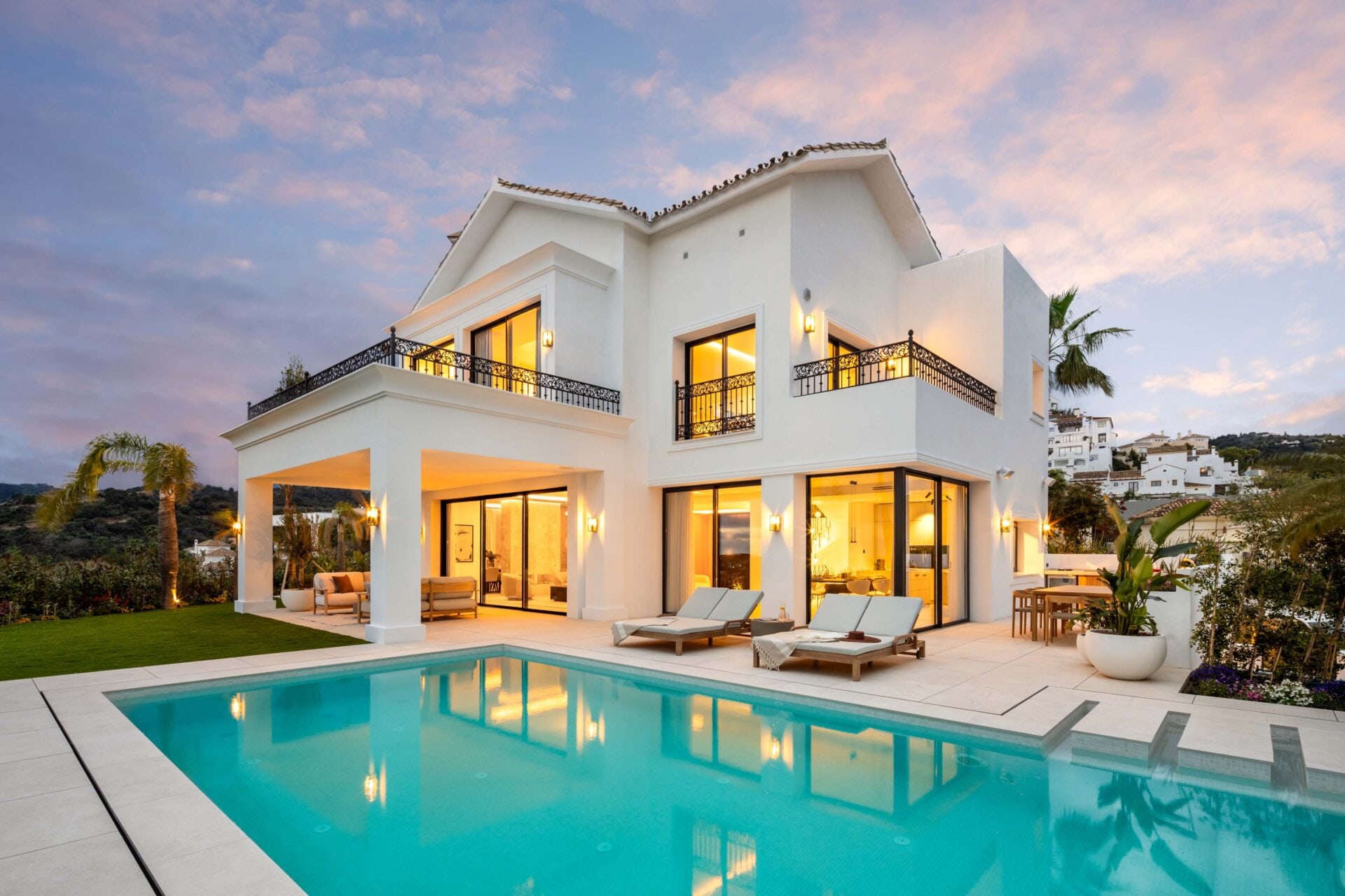 5 Bedroom Villa for Sale in Marbella - €5,495,000 - 000211
