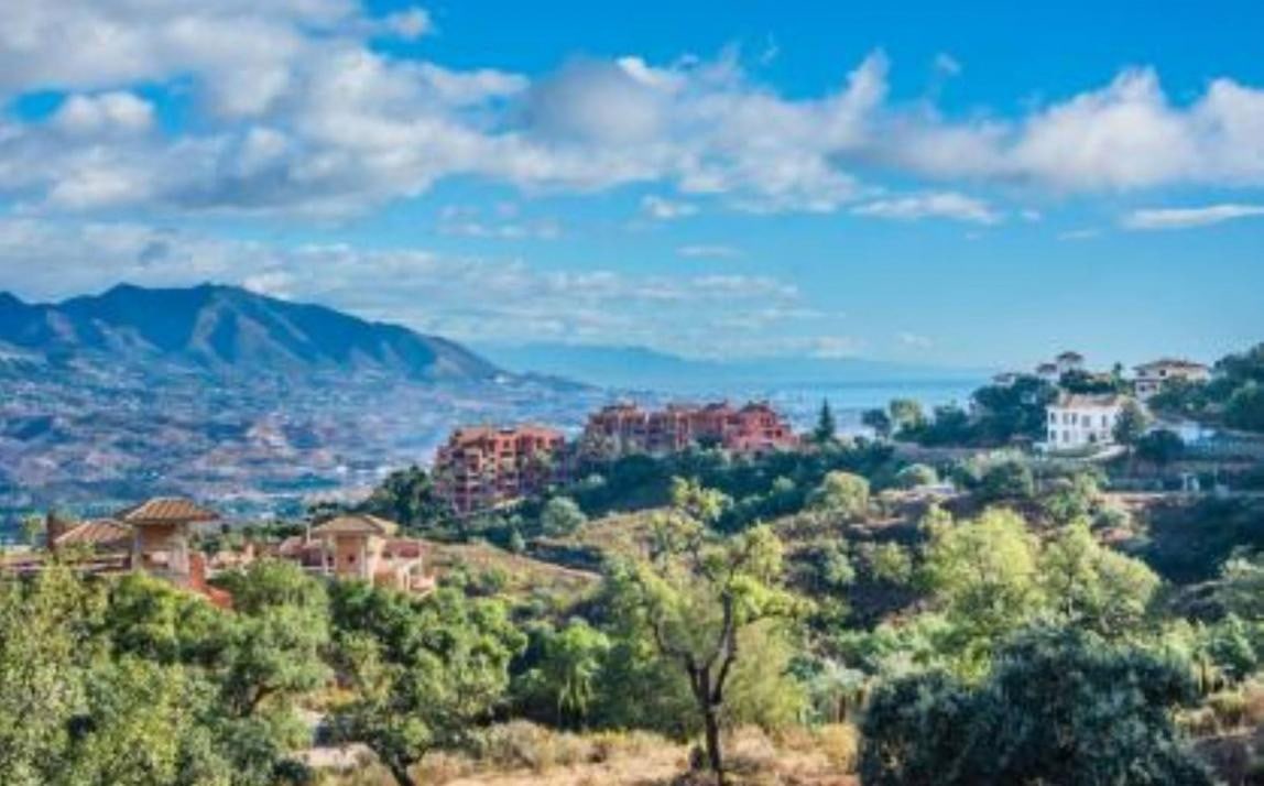 4 Bedroom Villa for Sale in Marbella Este - La Mairena, Marbella - €1,800,000 - 000220