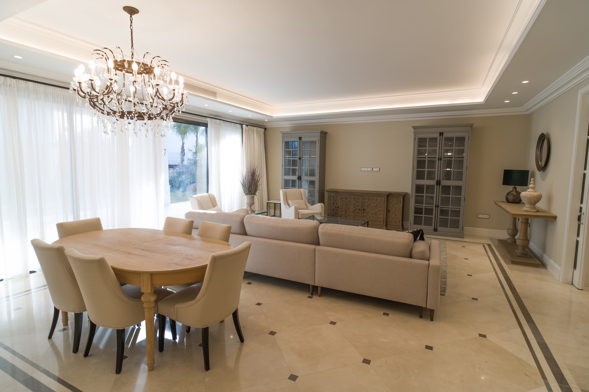 6 Bedroom Villa for Sale in Los Flamingos, Marbella - €3,650,000 - 000222