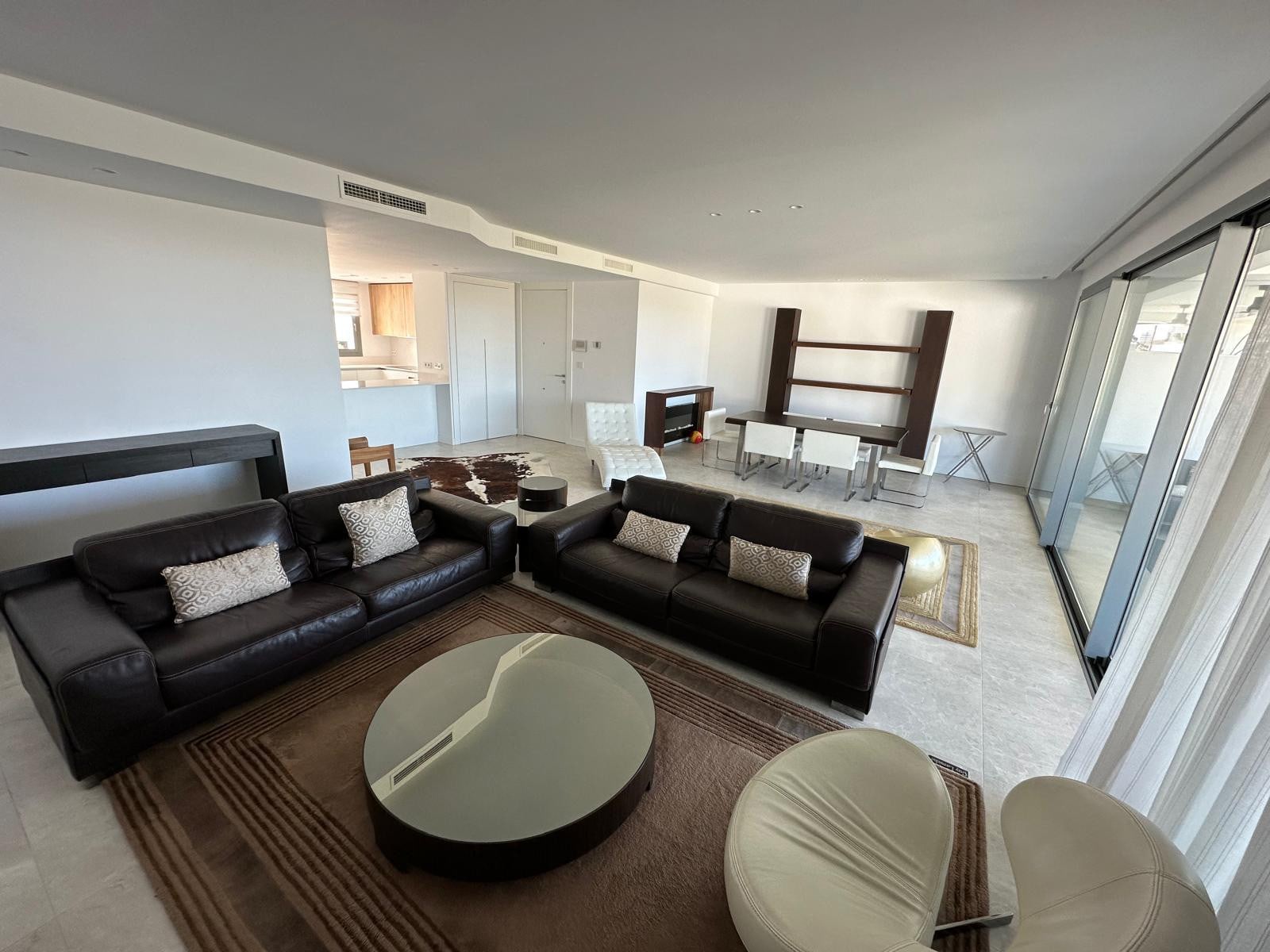 4 Bedroom Apartment for Sale in Marbella Este, Marbella - €1,950,000 - 000229