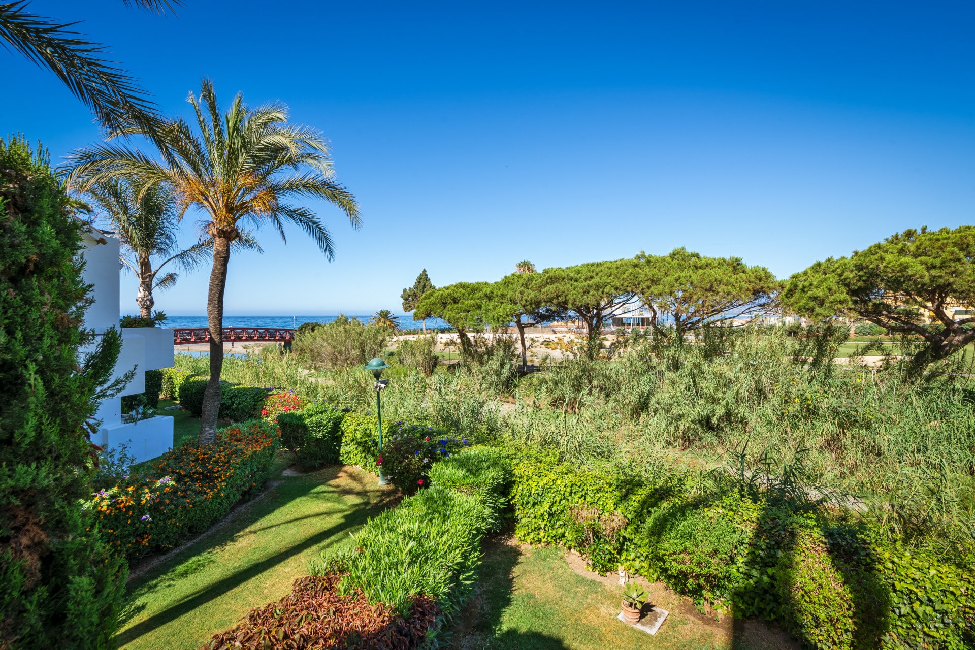 3 Bedroom Apartment for Sale in Marbella Este - Los Monteros Palm Beach, Marbella - €2,450,000 - 000233