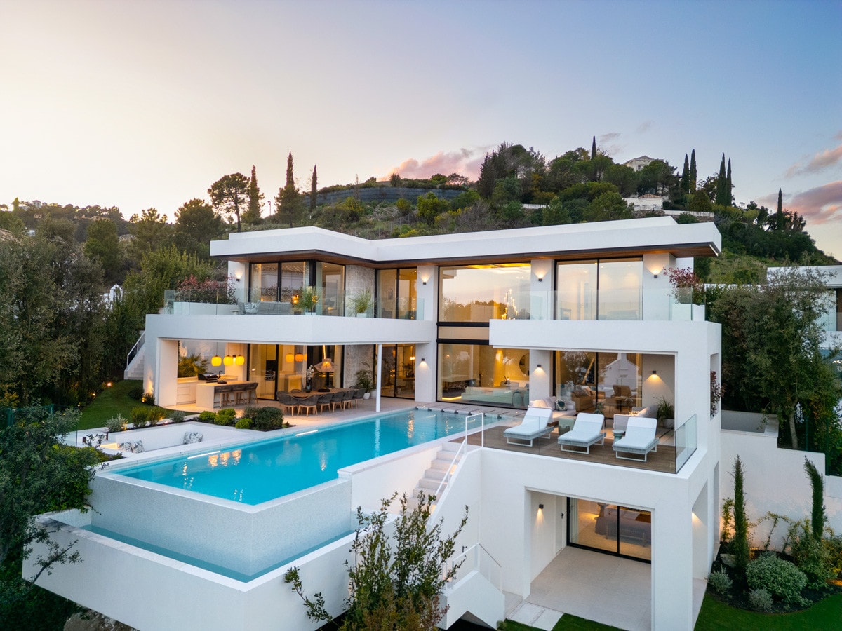6 Bedroom Villa for Sale in Lomas de La Quinta, Marbella - €6,995,000 - 000243