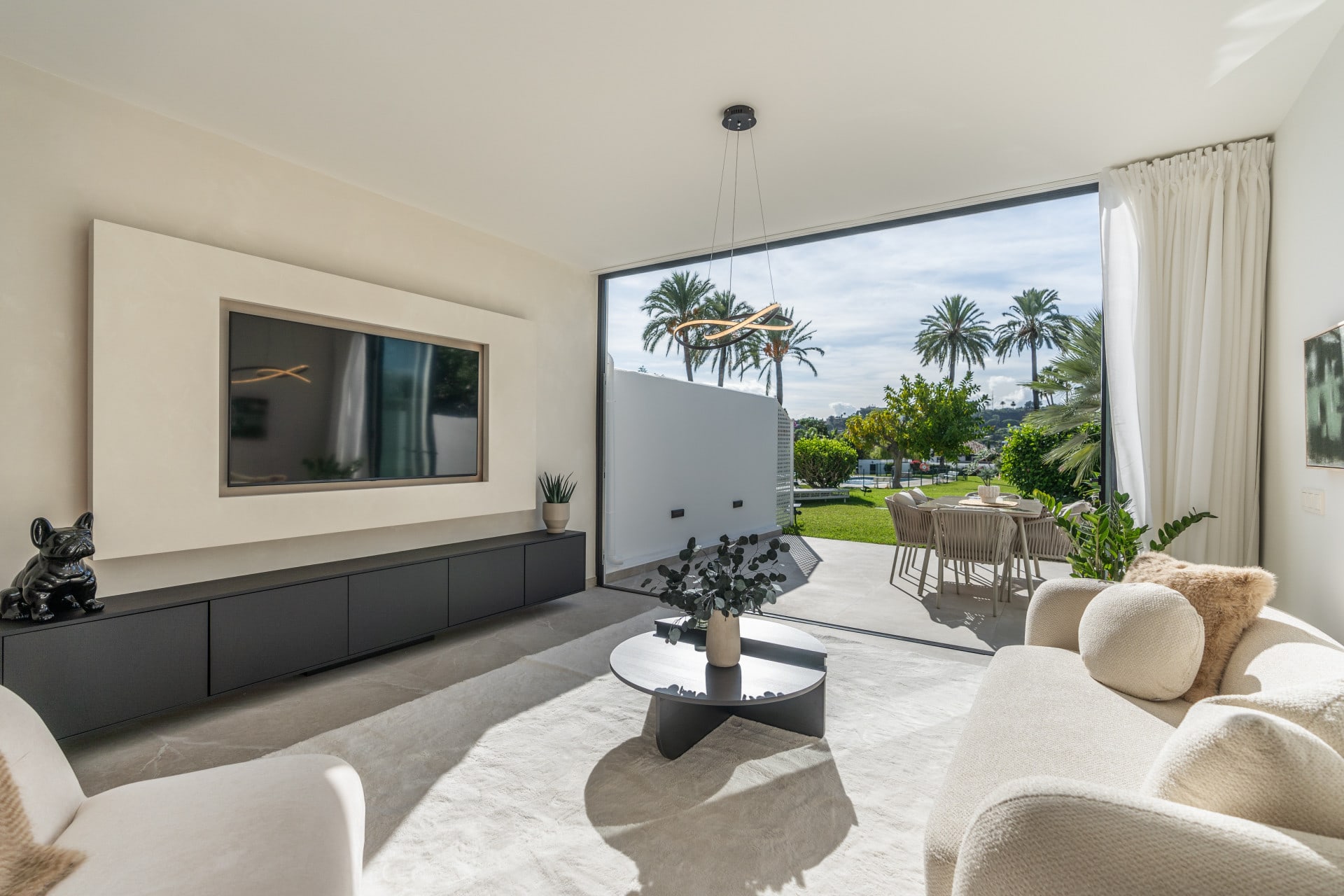 4 Bedroom House for Sale in Nueva Andalucia - La Rinconada, Marbella - €1,499,000 - 000249