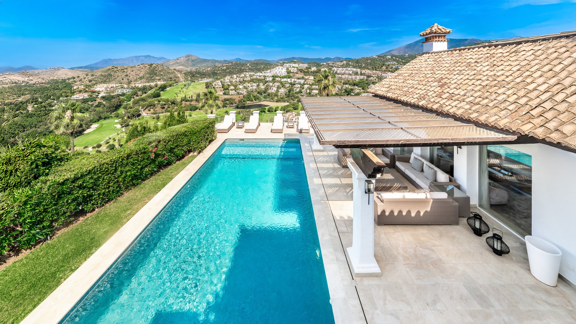 5 Bedroom Villa for Sale in La Quinta Golf, Marbella - €3,795,000 - 000251