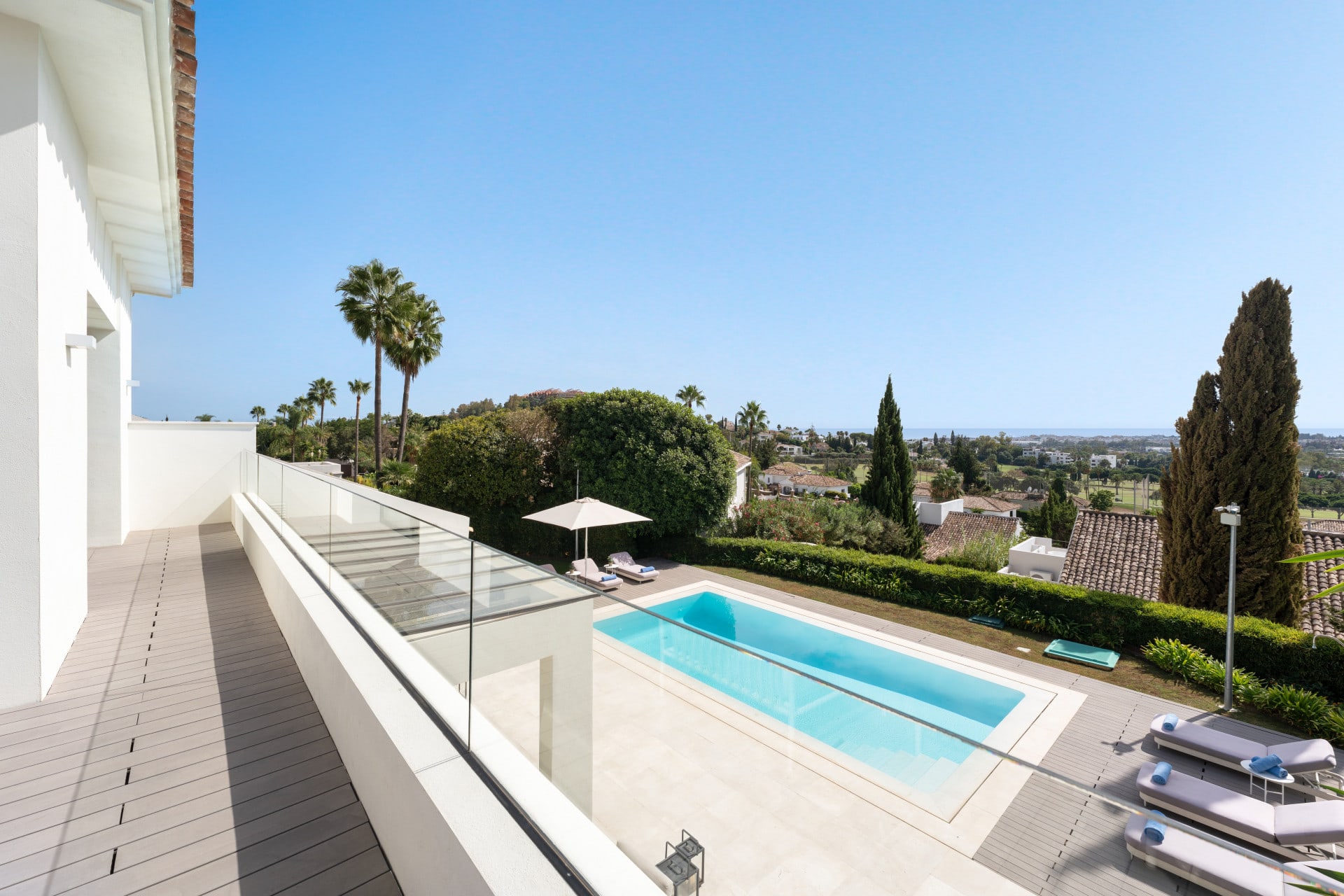 4 Bedroom Villa for Sale in Nueva Andalucia - Los Naranjos Golf, Marbella - €3,995,000 - 000252