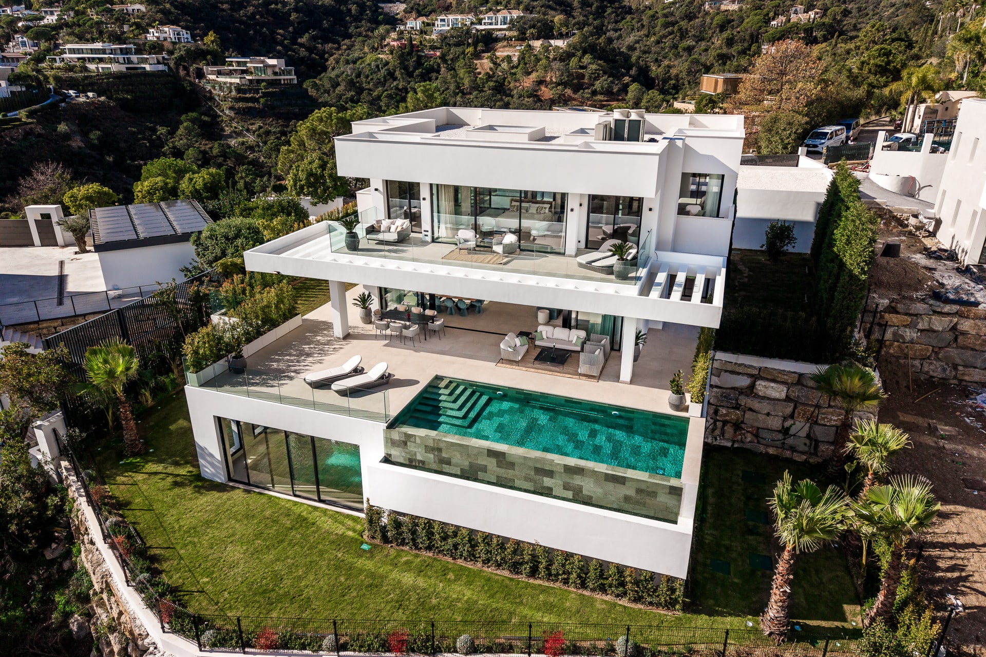 6 Bedroom Villa for Sale in El Madroñal, Marbella - €7,000,000 - 000255