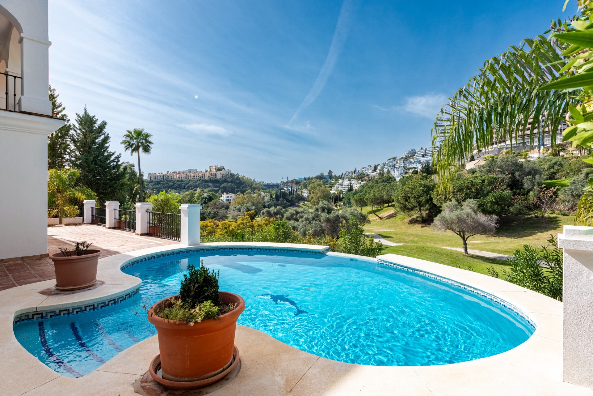 4 Bedroom Villa for Sale in La Quinta Golf, Marbella - €1,750,000 - 000257