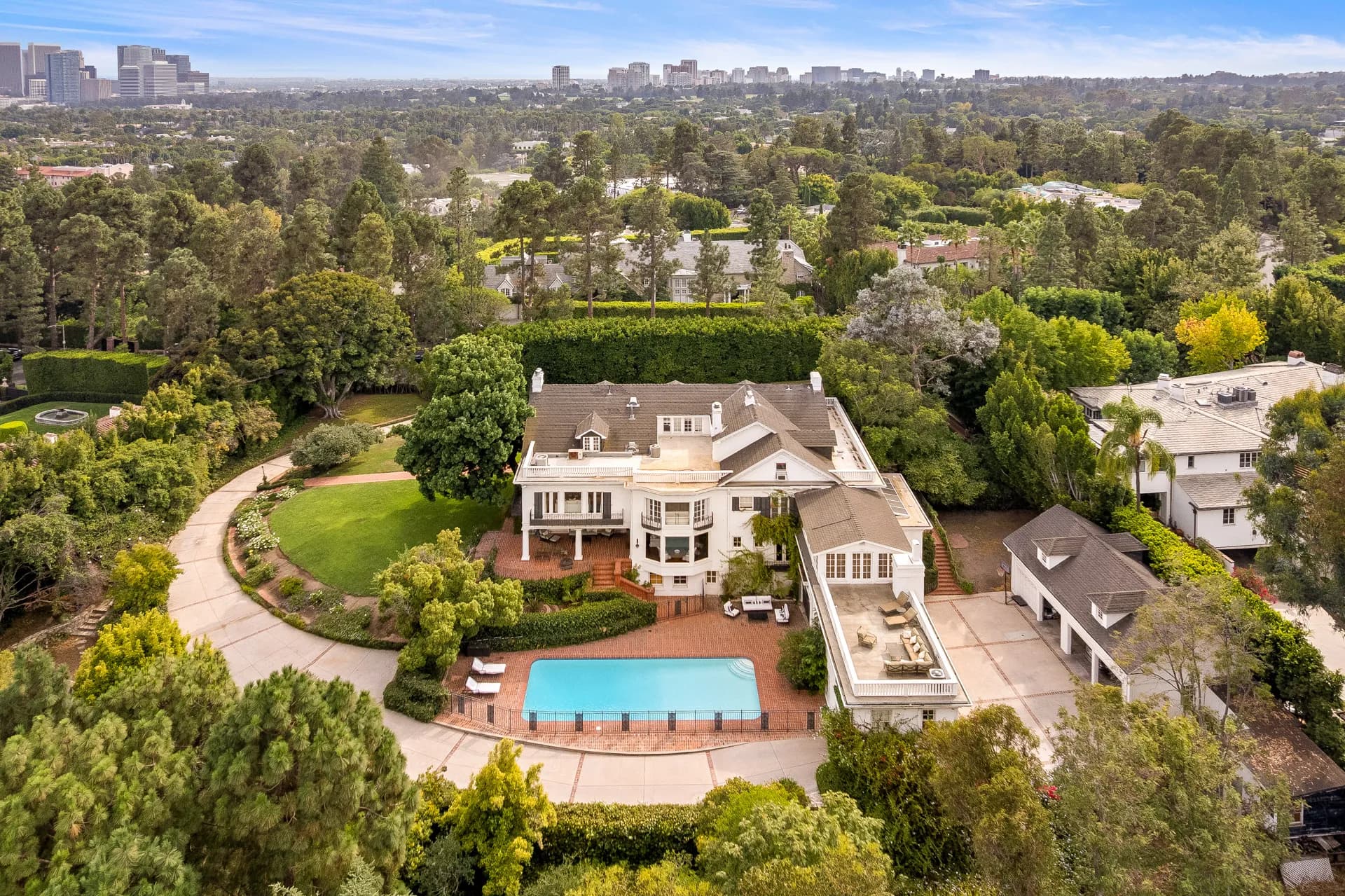 10 Bedroom Home in Beverly Hills, Los Angeles
