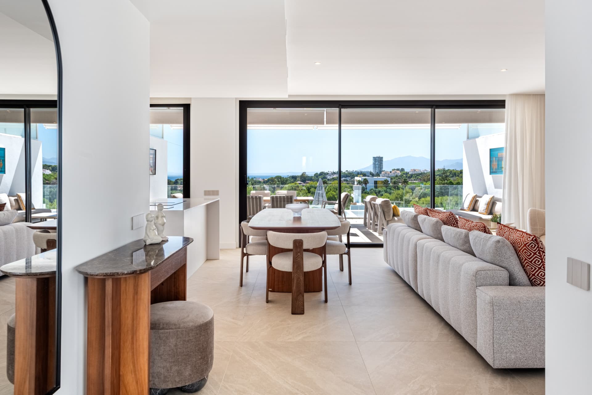 2 Bedroom Penthouse in Santa Clara, Marbella