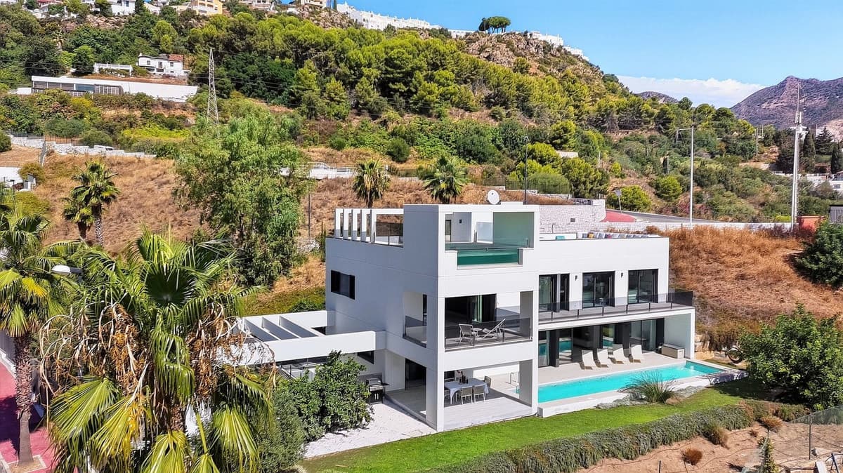 5 Bedroom Villa in Torremuelle, Benalmádena