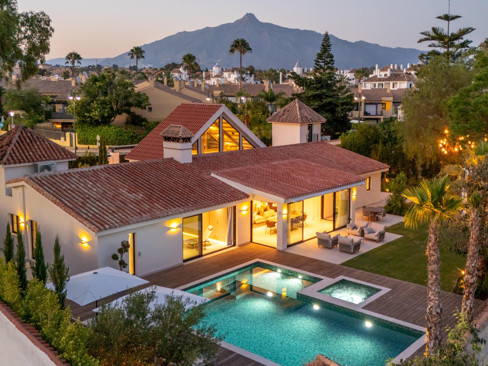 5 Bedroom Villa in Puerto Banús, Marbella