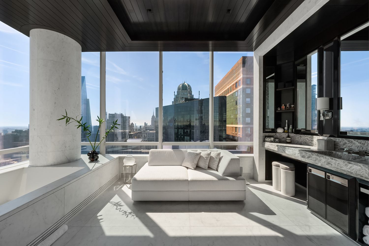 Ultra-Luxury Apartment with 360° views of Central Park in Midtown Manhattan, New York