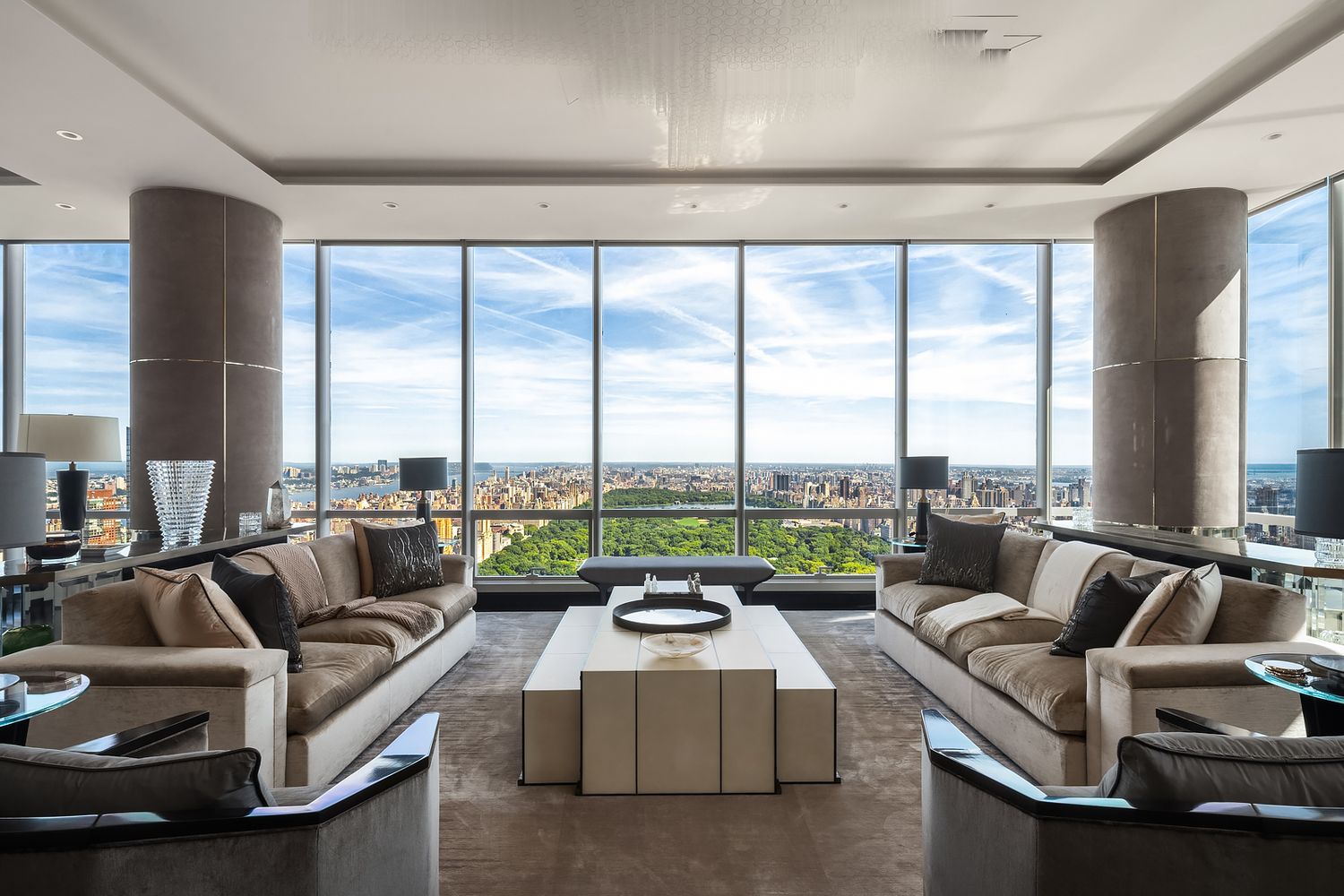 Ultra-Luxury Apartment with 360° views of Central Park in Midtown Manhattan, New York