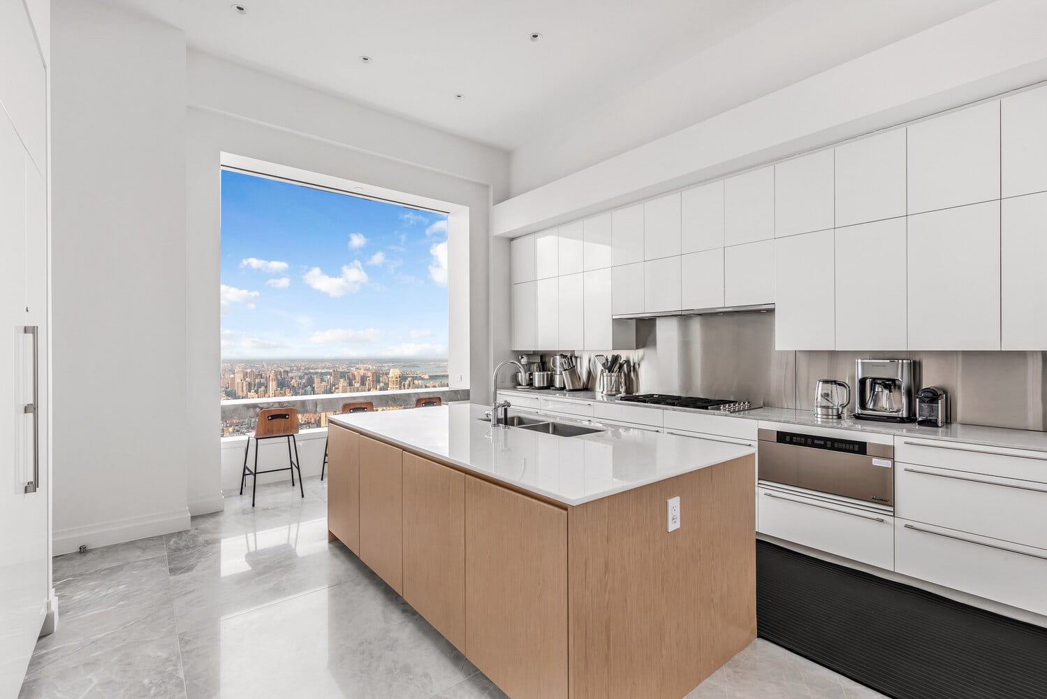 Apartment in 432 Park Avenue, New York, With Amazing Panoramic Views